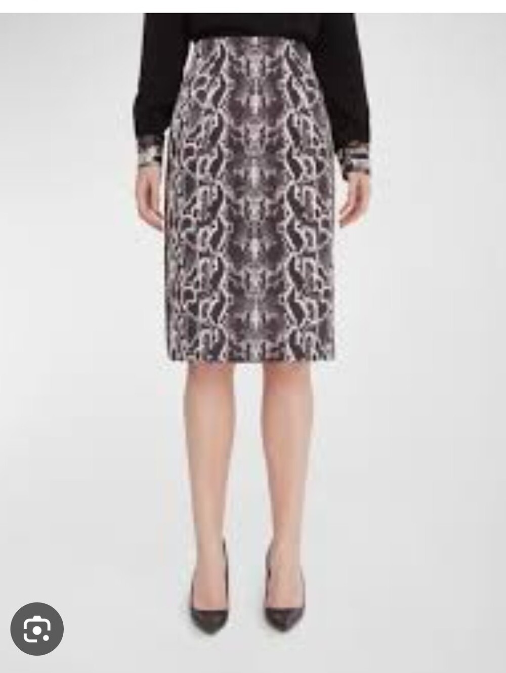 Judith & Charles "Teramo" satin snakeskin print kneelength pencil skirt Sz 8